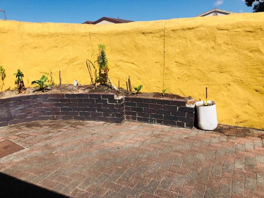 To Let 5 Bedroom Property for Rent in Wetton Western Cape